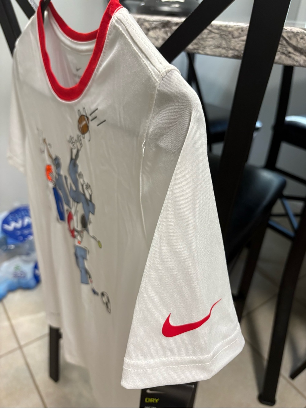 Nike Boy’s White 'Just Do It' Sports Graphic Tee with Red Trim - Picture 3 of 5